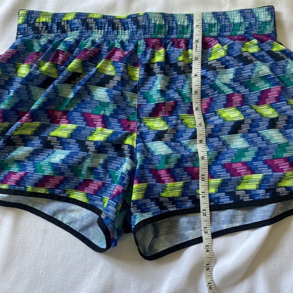 Victoria’s Secret Sport running shorts - Picture 5 of 9